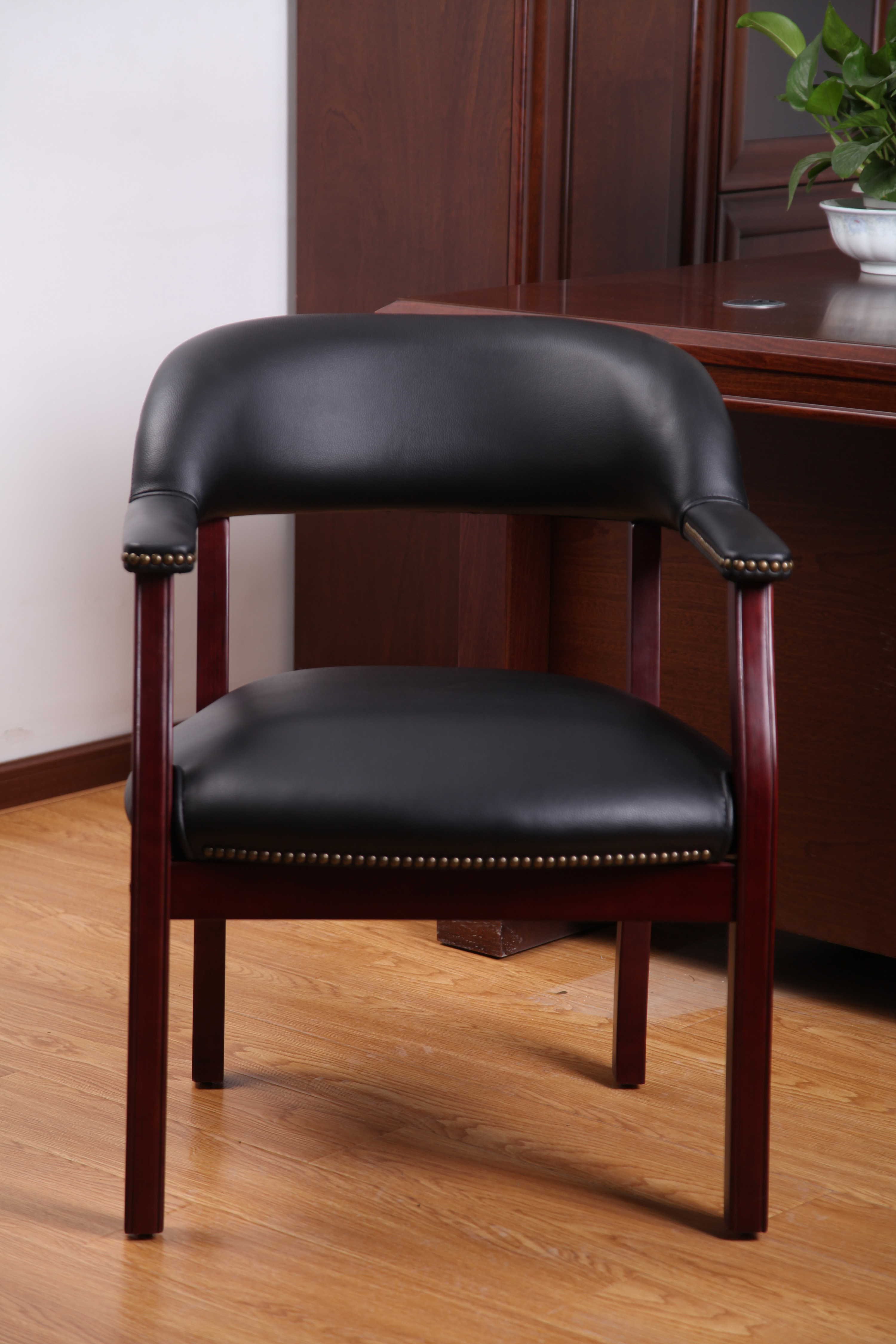 Boss Captain's guest, accent or dining chair in Black Caressoft Vinyl - Image 2