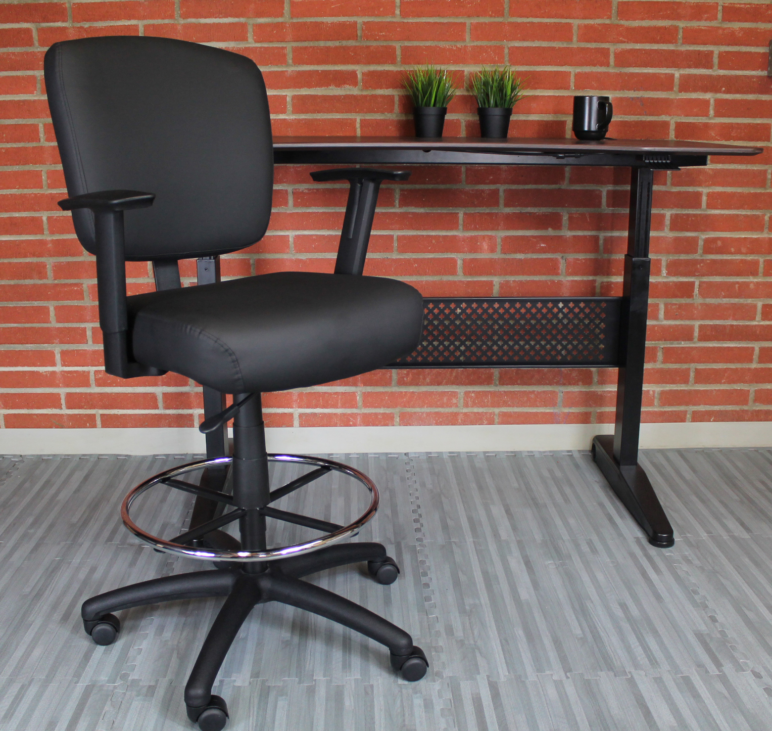 Boss 300 lb Heavy Duty Office Stool w/Adj Armrest, Black - Image 3